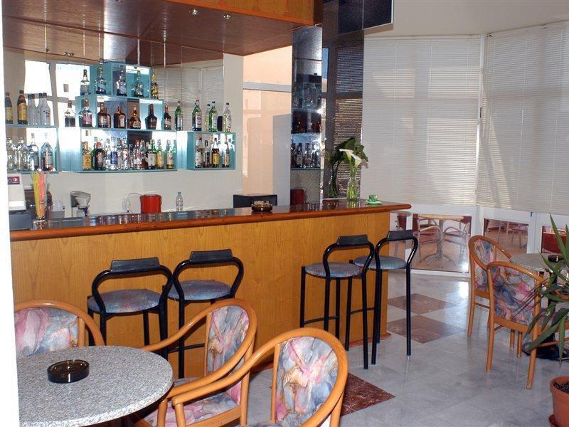 העיירה רתימנו Daisy Hotel Apartments מראה חיצוני תמונה