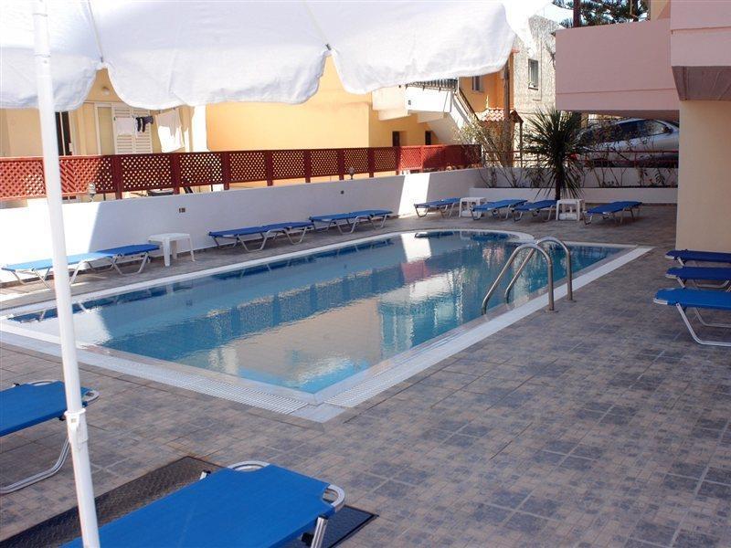 העיירה רתימנו Daisy Hotel Apartments מראה חיצוני תמונה
